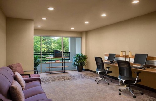 Lake Forest House | Experience a Stylish Retreat at our new South Portland Hotel