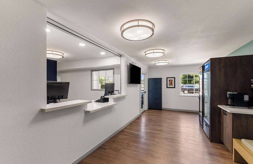 East Congress Apartment | Experience Austin's Famous 6th Street! Full Kitchen, Pet-friendly Property!