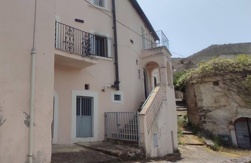 Capestrano House | Experience authentic Abruzzo! Fedora's House in Capestrano, your ideal retreat.