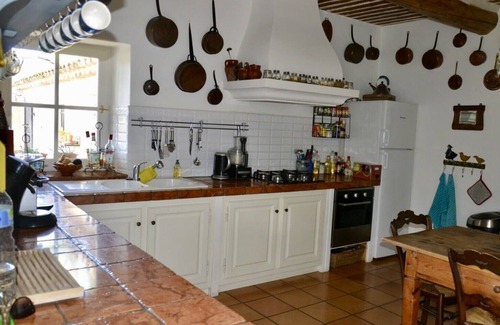 Merindol House | Experience authenticity at La Marquise