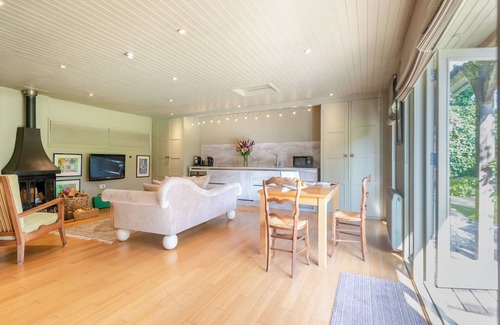New Forest District Cottage | Experience coastal charm and comfort at Lymington Lodge.