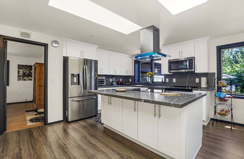 Duvall House | Experience Duvall charm near Evergreen State Fairgrounds