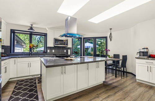 Duvall House | Experience Duvall charm near Evergreen State Fairgrounds