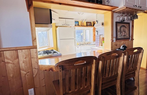 Glacier View Apartment | Experience Glacier View charm - cozy 1-bedroom apartment