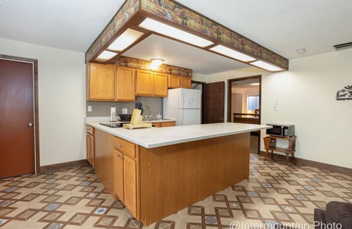 Hudson House | Experience Hudson charm in our spacious 3-bedroom retreat