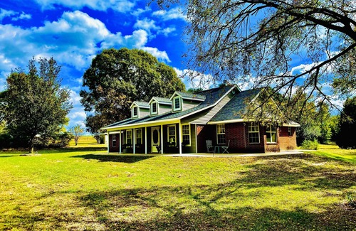 Van Zandt County Cottage | Experience the country near Canton's First Monday's Trade Days