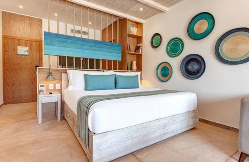 Isla Holbox Hotel | Experience the Enchanting Bioluminescent Beaches! Direct Beach Access, Pool!