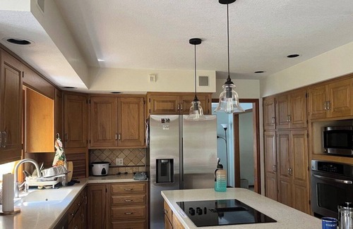 Maumee House | Experience the midwest American Village life in cozy home