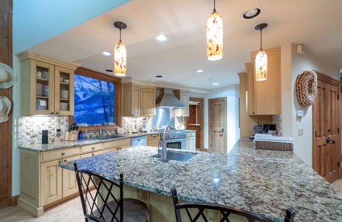 Telluride House | Experience the San Sophia Ridge View House, 2 Ski Passes, Private Hot Tub