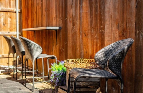 Southwest Carrollton Apartment | Expertly Crafted Home w/Pool, Gameroom, Mini Bar