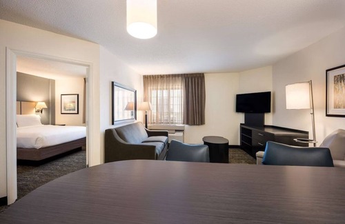 Braintree Hotel | Explore Boston’s Best in Urban Haven | Near Museums & Top Attractions