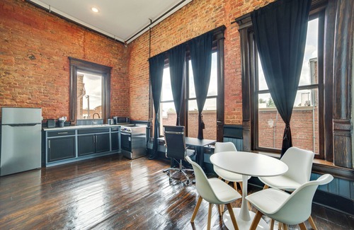 Marshall Apartment | Explore Downtown Marshall: Historic Studio Getaway