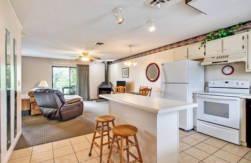 Lake Tansi Condo | Explore Nature from this 1BR