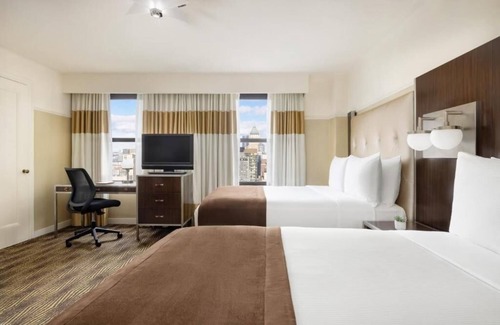 Garment District Hotel | Explore NYC from a Stylish Room in the Iconic New Yorker Hotel