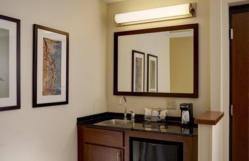 Fremont House | Explore Silicon Valley & The Bay Area From Our Room !