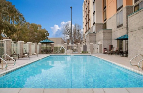Fremont House | Explore Silicon Valley & The Bay Area From Our Room !