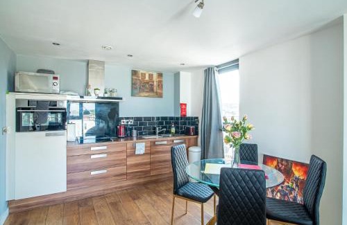 Sheffield City Centre Apartment | Exquisite 2-bedroom Apartment - City Centre
