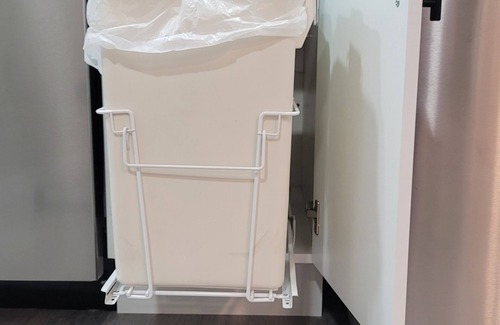 Southwest Edmonton House | Exquisite 2 Bedroom Suite, 12min from the Airport