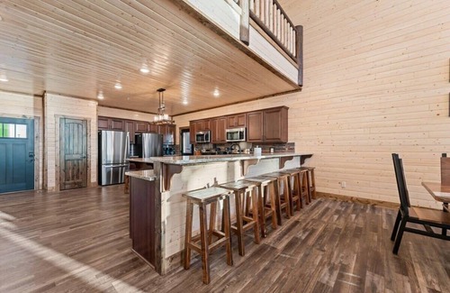 Kimberling City Cabin | Exquisite 8-Bedroom Retreat: Private Pool, Hot Tub