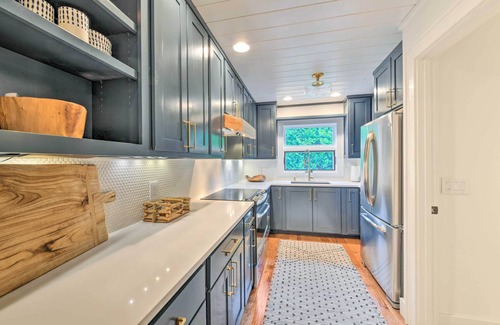 Highlands Cottage | Exquisite Cottage in the Heart of Downtown!