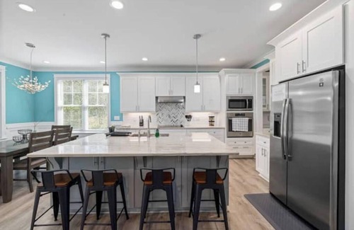 Durham House | Exquisite Downtown Retreat2 Min to DPAC 5 Min Dukenn