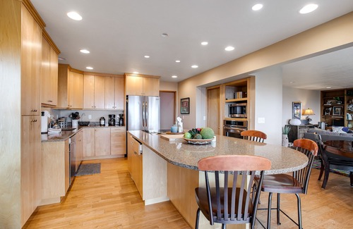 Netarts House | Exquisite Home w/Top-of-the-World Views, Free WiFi, Washer/Dryer