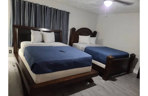 Grand Prairie House | Exquisite Home with Free Parking
