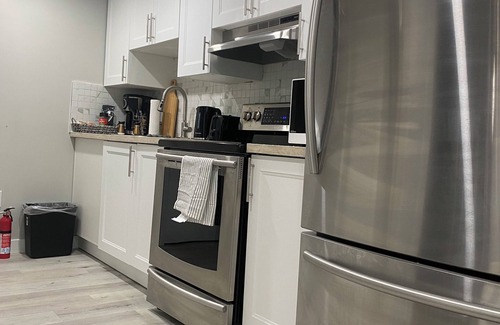 Evanston Apartment | Exquisite Studio close to Airport and amenities!