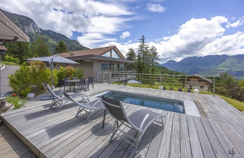 Rovagny Apartment | Exquisite UBAC Apartment with Swimming Pool, Offering Breathtaking Views of the Lake and Mountains"