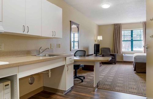 Madison Heights Hotel | Extended Stay America Suites Detroit Madison Heights