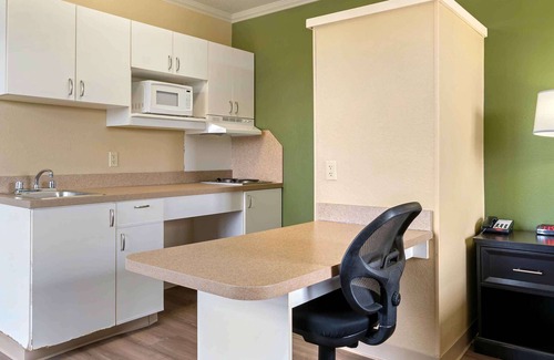 Madison Heights Hotel | Extended Stay America Suites Detroit Madison Heights