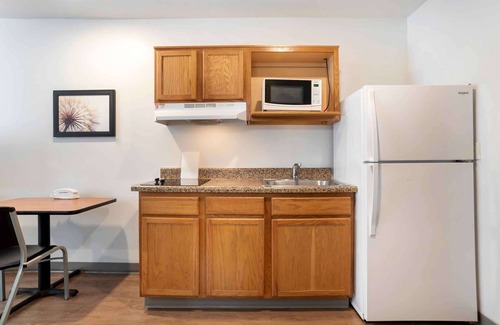 Northeast Pensacola Hotel | Extended Stay America Select Suites - Pensacola - Northeast