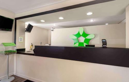 Executive Park Hotel | Extended Stay America Select Suites - Charlotte - Tyvola Rd - Executive Park