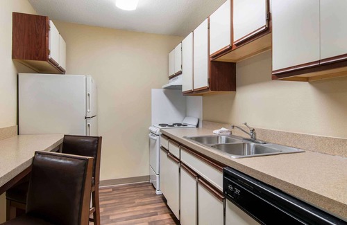 Bridgeton Hotel | Extended Stay America Select Suites St Louis Earth City