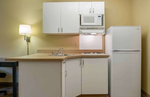 Romulus Hotel | Extended Stay America Suites Detroit Metropolitan Airport