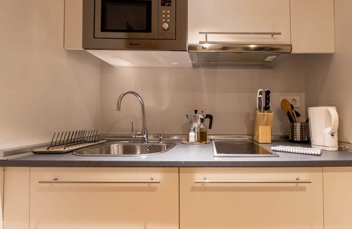 Palacio Apartment | Exterior Apartment in the Center of Madrid / WIFI