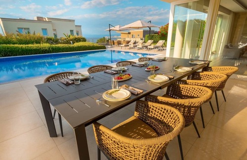 Crveni Vrh Villa | Extraordinary deluxe villa with sea view D3 *