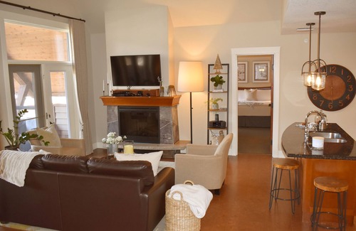 Canmore Condo | Extraordinary Mountain Penthouse, Spectacular Views, Pool & Hot Tub, Park Pass
