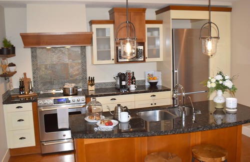 Canmore Condo | Extraordinary Mountain Penthouse, Spectacular Views, Pool & Hot Tub, Park Pass