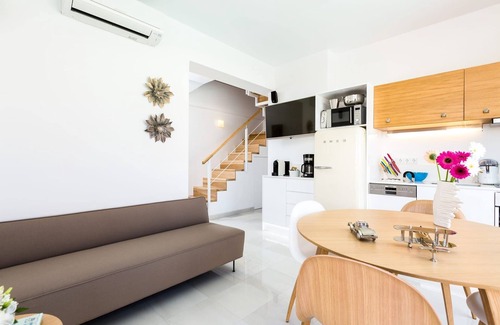 Pigianos Kampos Villa | Extraordinary Rethymno Villa | Villa Hantengu | 3 Bedrooms | Beach Front |.