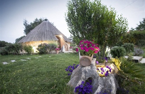 Codrongianos House | Extravagant Holiday Home "Pinnetta Sarda" with Wi-Fi, Air Conditioning and Garden