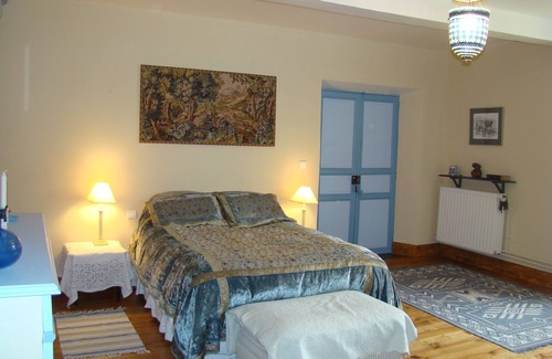 Lascazeres Other | Extremely spacious, Country Farmhouse with pool & summer kitchen, sleeps 13+