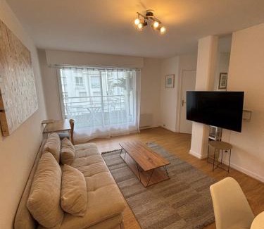Old Lille Apartment | F2 calme et lumineux avec balcon au cœur du Vieux Lille