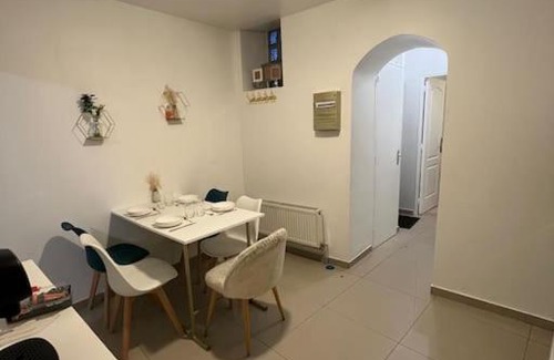 Rosny-sous-Bois Apartment | F2 Entièrement équipée - Centre commercial Rosny 2 - Porte de Vincennes - 2 Pers