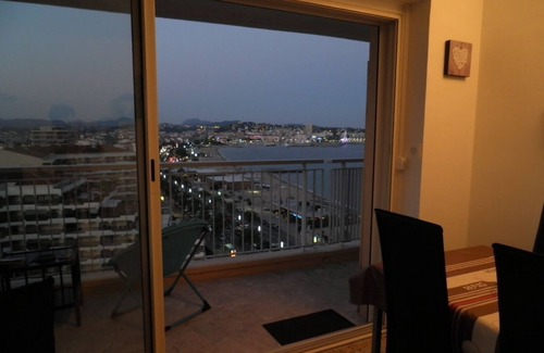 Frejus Plage Apartment | F2 with WATERFRONT VIEWS OF THE MEDITERRANEAN SEA and SAINT-RAPHAEL