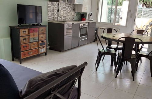 Figuerolles Apartment | F3 2 bathrooms near center and beach road