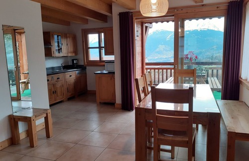 Combloux Ski Chalet | F4 apartment in chalet facing Mont Blanc (pets not allowed)