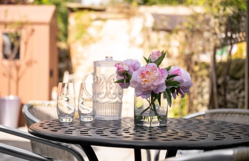 Bakewell House | Fable Cottage: Luxurious Stay