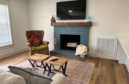 Springs at Kings Bay House | Fabulous 2-bedroom waterfront house on Canal in Crystal River.