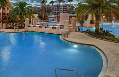 Williamsburg Villa | Fabulous 2 night rental in Marriott world-class resort near Disney.